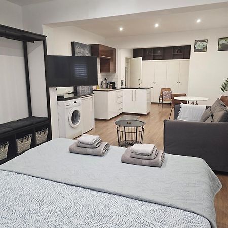 City Center Apartments Paphos Bagian luar foto