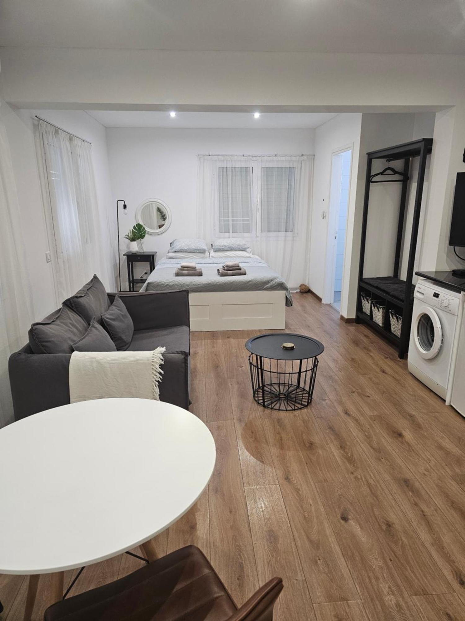 City Center Apartments Paphos Bagian luar foto