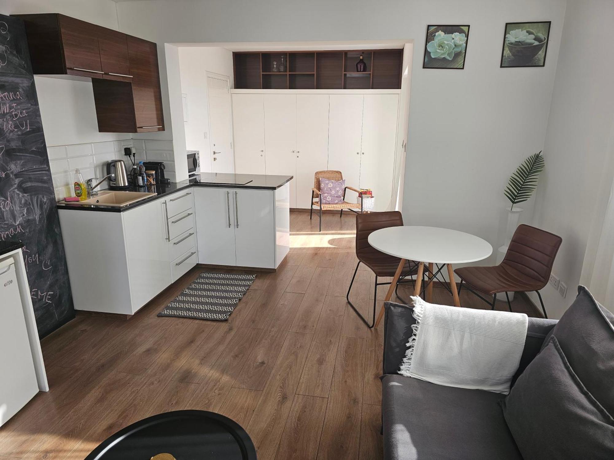City Center Apartments Paphos Bagian luar foto