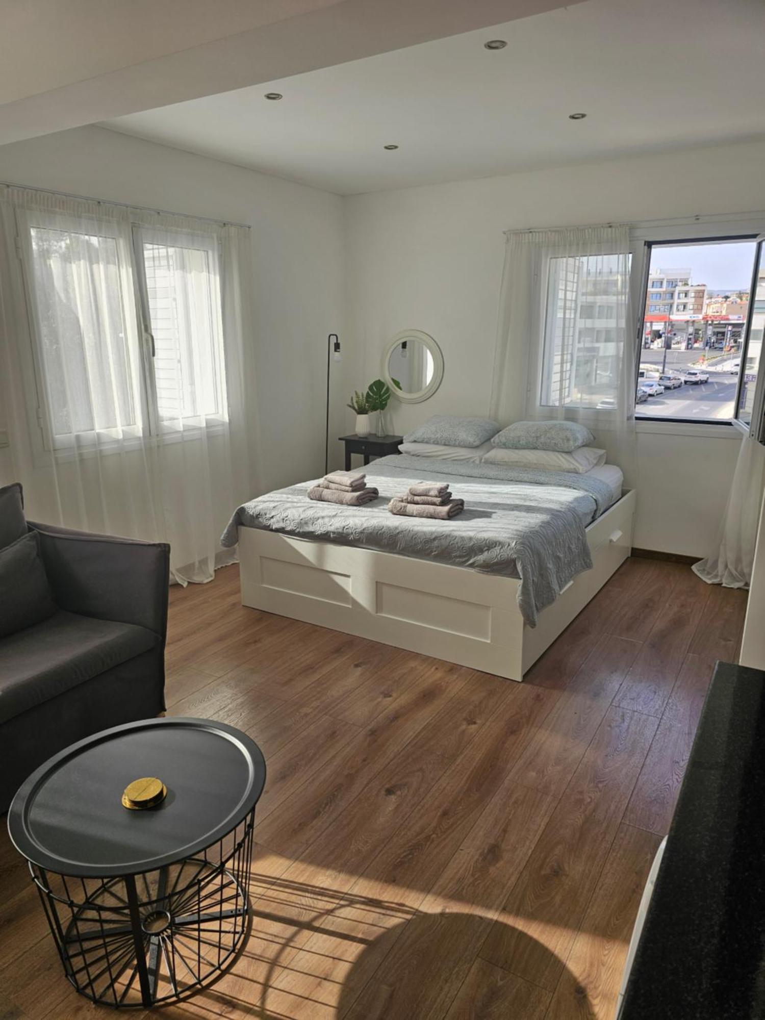 City Center Apartments Paphos Bagian luar foto