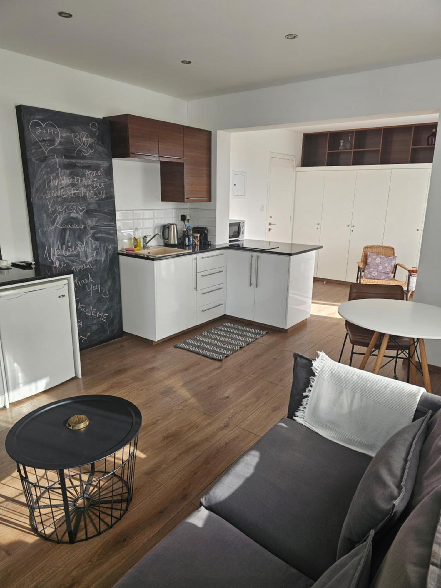City Center Apartments Paphos Bagian luar foto