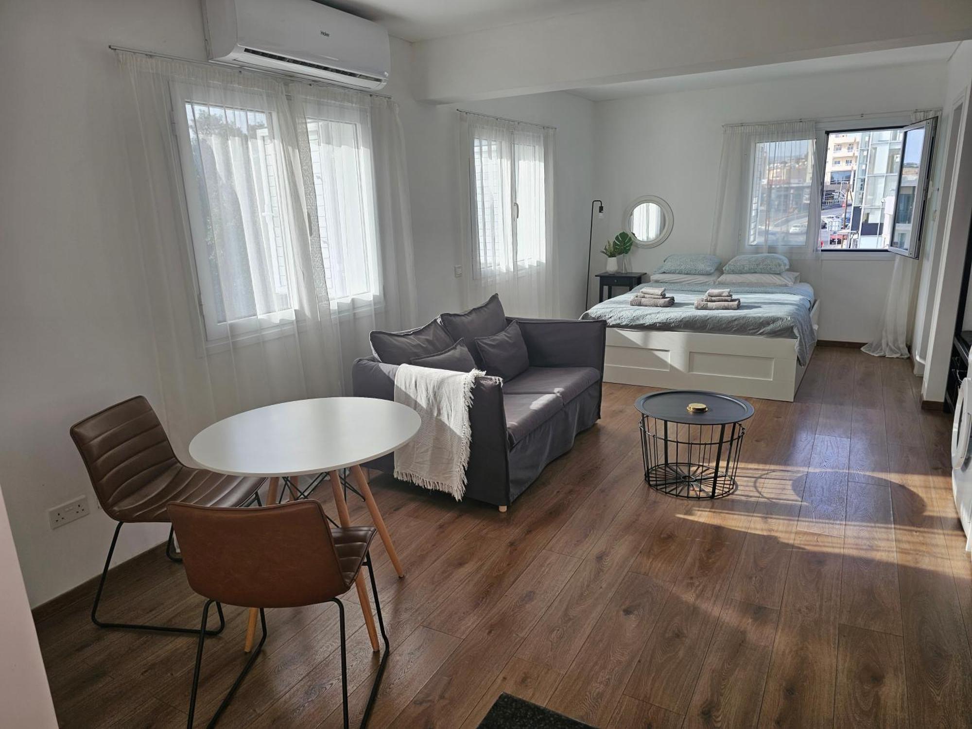 City Center Apartments Paphos Bagian luar foto